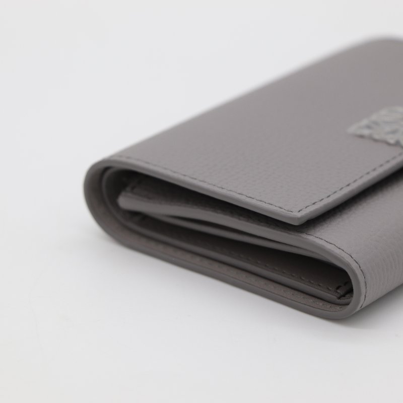 （全新品♥️可送禮）LOEWE 羅威 Anagram Small Vertical 鵝卵石紋小牛皮 小型 直式 錢包 卡夾 皮夾 短夾 灰色-4