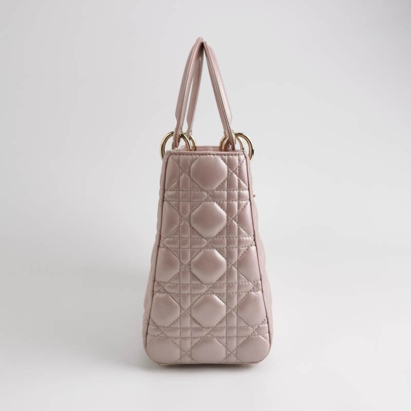 Dior Lady Dior戴妃包款中型羊皮藤格紋字母Logo吊飾單肩包-3