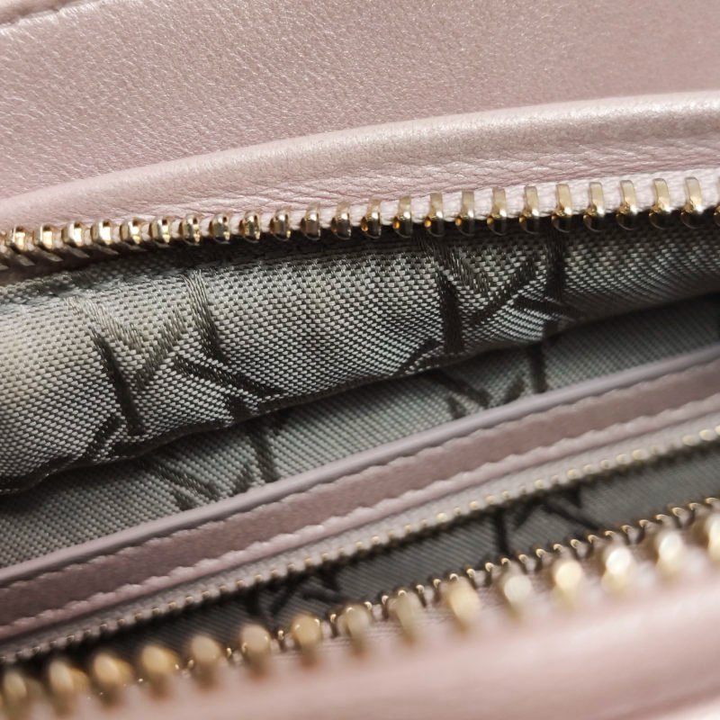 Dior Lady Dior戴妃包款中型羊皮藤格紋字母Logo吊飾單肩包-10