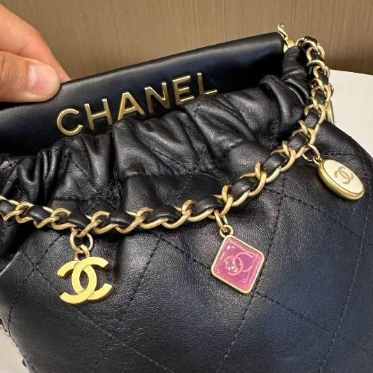 近新品 香奈兒/Chanel 芯片黑色金扣羊皮彩寶福袋肩背斜背包-7