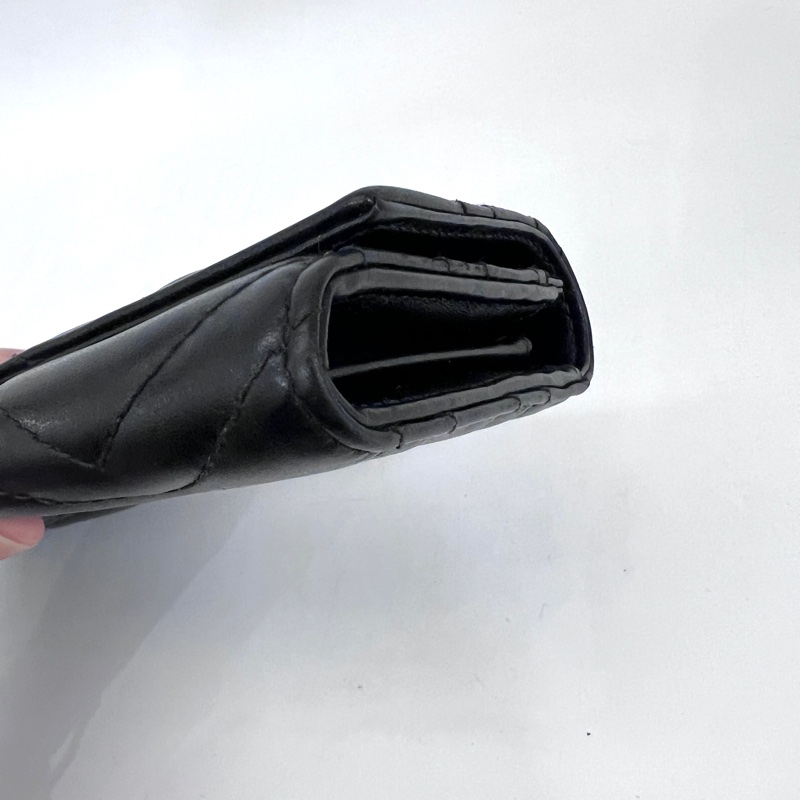 Gucci黑牛皮山型紋霧金釦Marmont下蓋12卡長夾-4