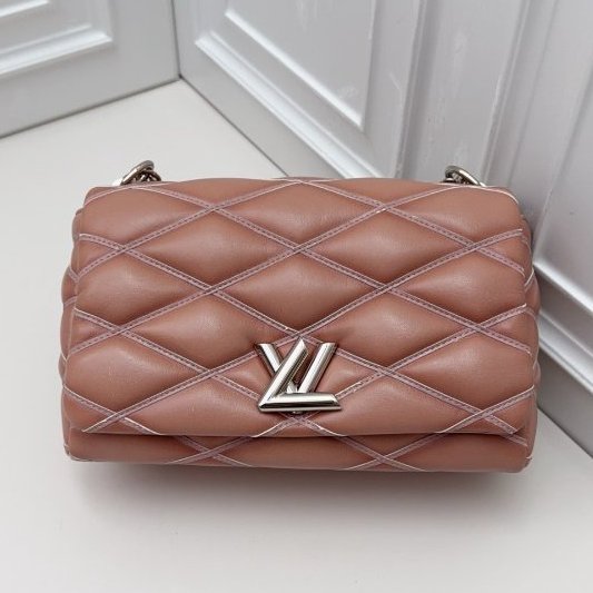 路易威登/Louis Vuitton 藕粉色銀扣扭扭菱格鏈條包-5