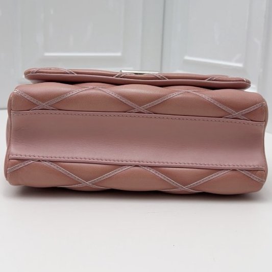 路易威登/Louis Vuitton 藕粉色銀扣扭扭菱格鏈條包-7