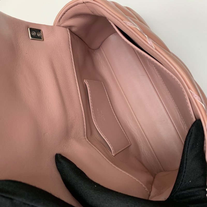 路易威登/Louis Vuitton 藕粉色銀扣扭扭菱格鏈條包-8