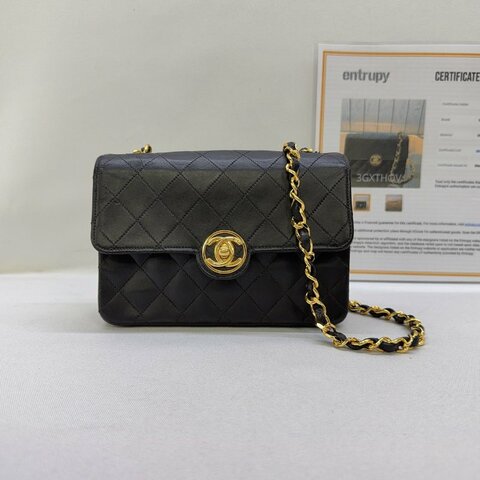 CHANEL vintage迷你圓扣方胖鏈帶包