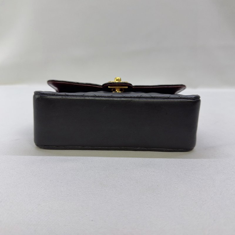 CHANEL vintage迷你圓扣方胖鏈帶包-8