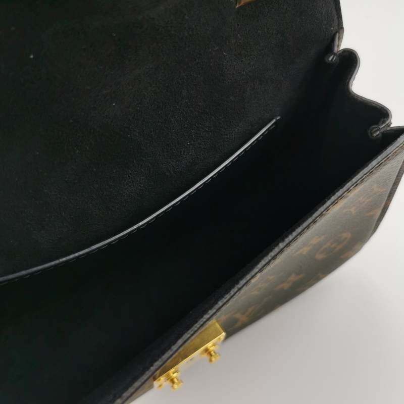 Louis Vuitton (LV) Tilsitt牛皮拼色老花金屬扣斜挎包肩背包晶片款-6