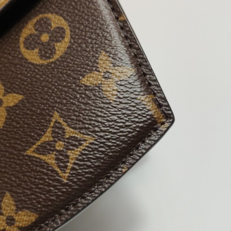 Louis Vuitton (LV) Tilsitt牛皮拼色老花金屬扣斜挎包肩背包晶片款-17