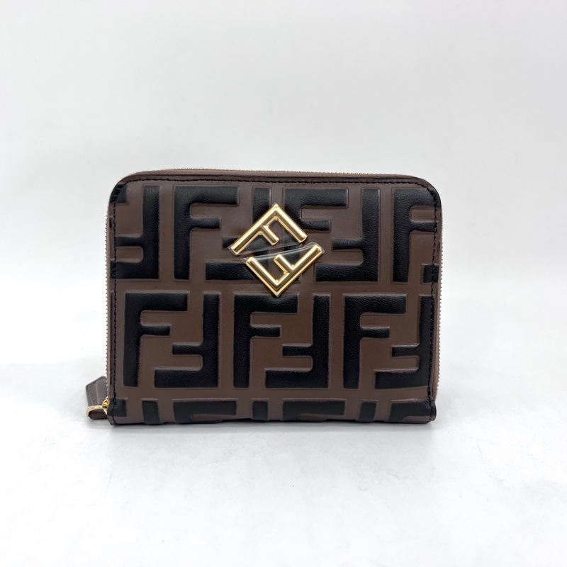 Fendi 棕牛皮浮雕logoFF金釦ㄇ拉6卡ㄇ拉短夾-0