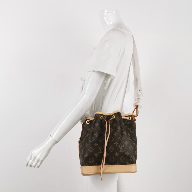 Louis Vuitton (LV) NOEBB植鞣革Monogram印花抽繩斜挎包肩背包晶片款-1
