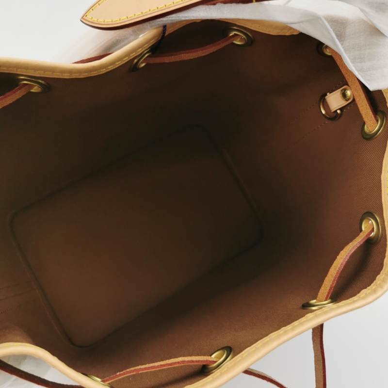 Louis Vuitton (LV) NOEBB植鞣革Monogram印花抽繩斜挎包肩背包晶片款-6