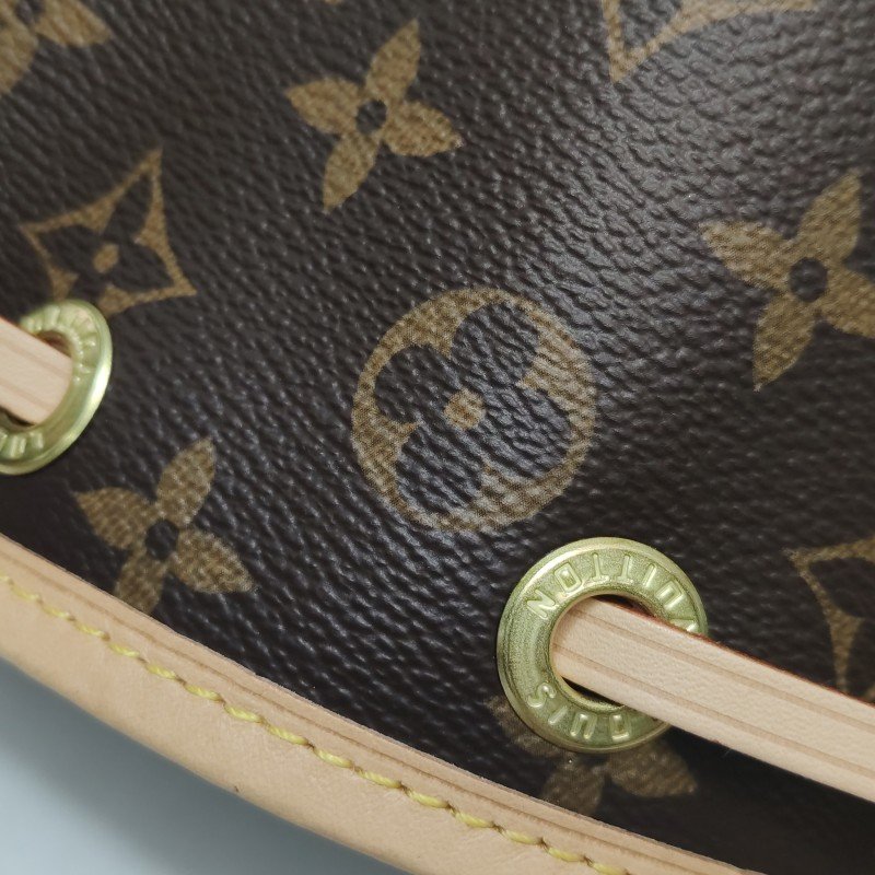Louis Vuitton (LV) NOEBB植鞣革Monogram印花抽繩斜挎包肩背包晶片款-10