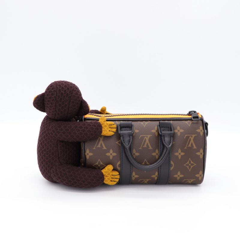 （專櫃 10 萬♥️限量款）Louis Vuitton 路易威登 Monogram 棕色 Keepall  Mini 猴子娃娃 圓筒包 斜挎包 手提包-4