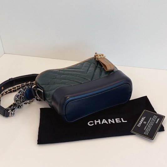 香奈兒/Chanel Gabrielle V紋三色拼色 小號鏈條肩背包-7