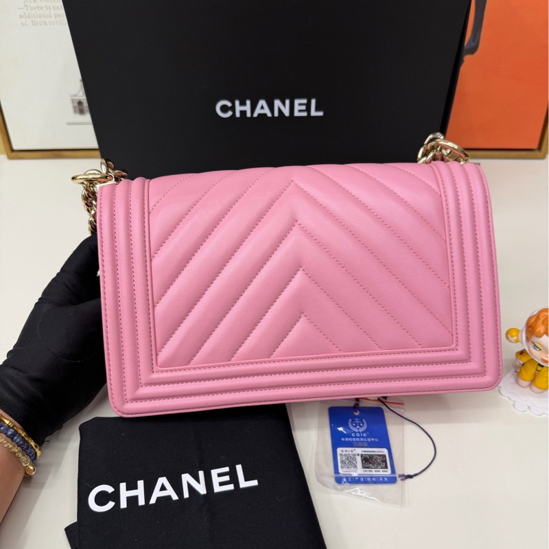 CHANEL香奈兒   22S 春夏Leboy 雙C LOGO V字紋金扣鏈條 荔枝紋小牛皮 芯片款-5