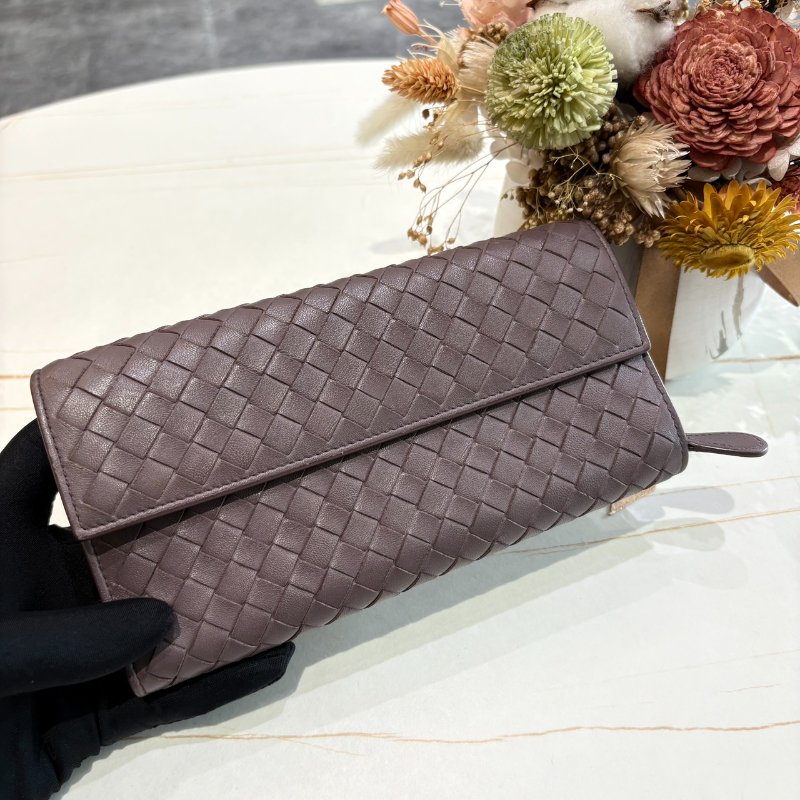 *SHIHNA名牌精品* BOTTEGA VENETA 藕紫羊皮編織長夾-1