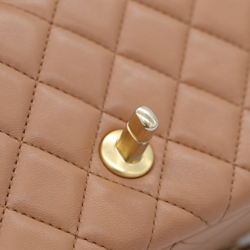 全網最低（限時特價♥️金球 CF）Chanel 香奈兒 Classic Flap CF 20cm 金球 CF 奶茶色 牛皮 金釦 鏈條包 斜背包-18