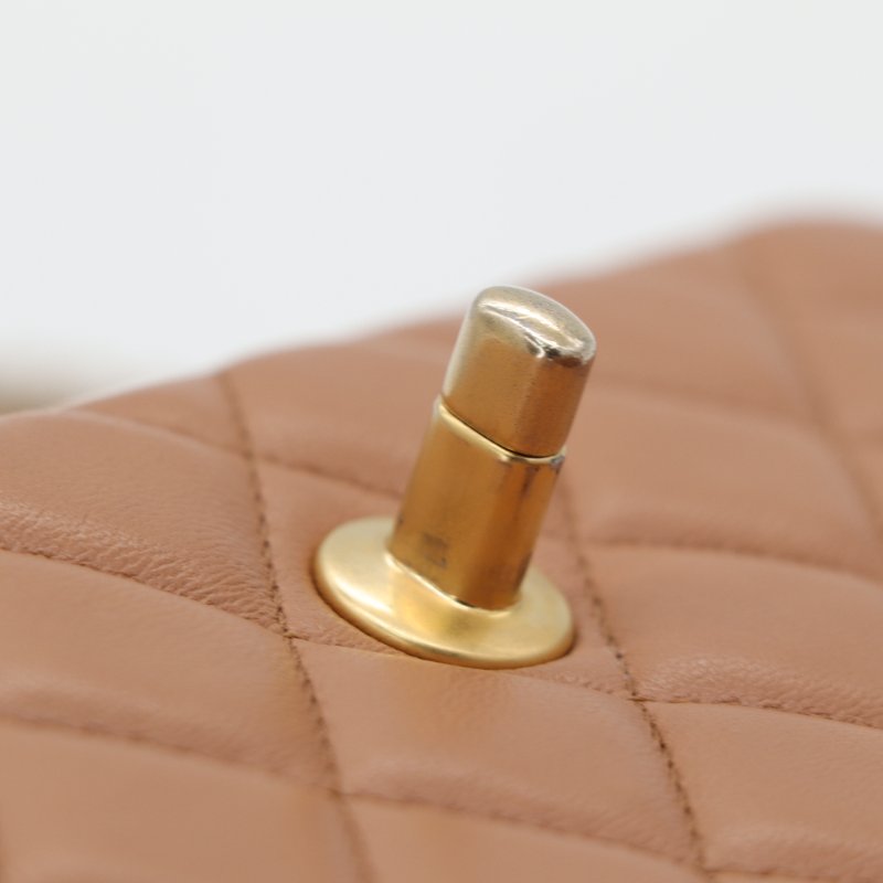 全網最低（限時特價♥️金球 CF）Chanel 香奈兒 Classic Flap CF 20cm 金球 CF 奶茶色 牛皮 金釦 鏈條包 斜背包-19