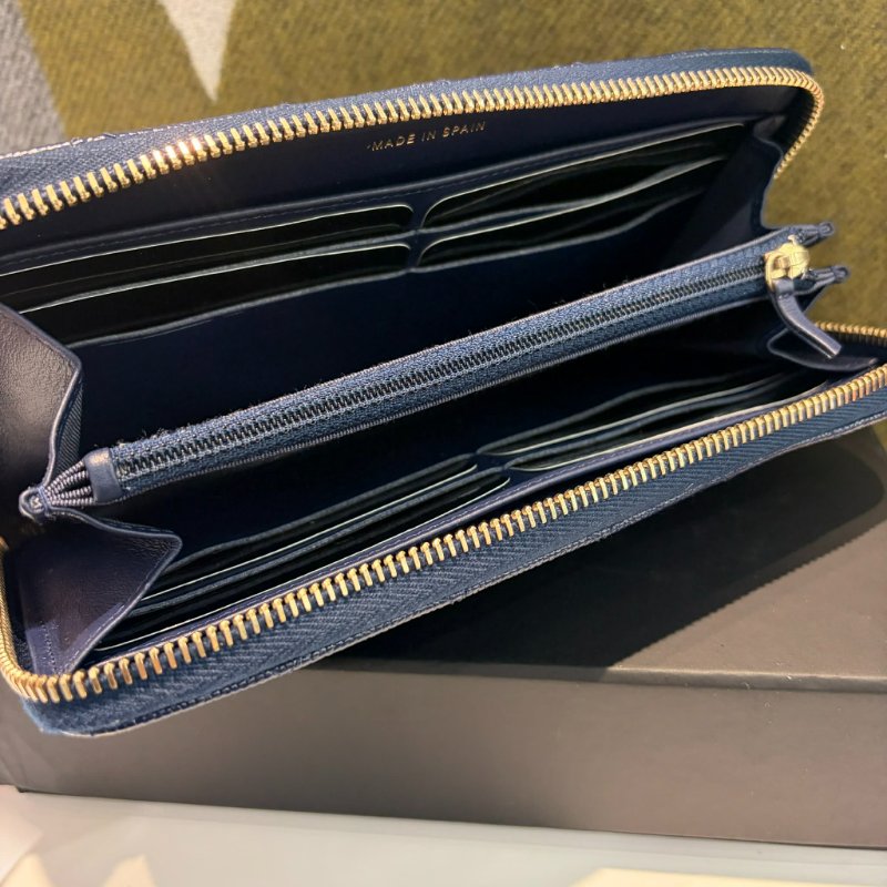 CHAENL 荔枝皮銀釦拉鏈長夾 藍-4