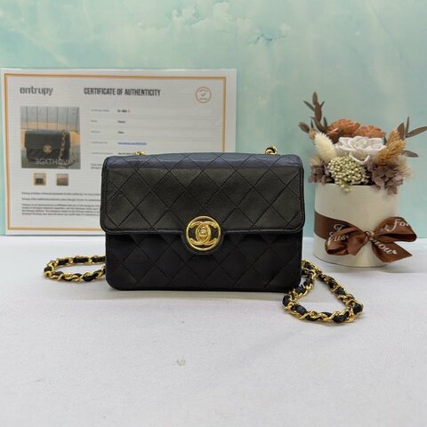 CHANEL 迷你圓扣方胖鏈帶包