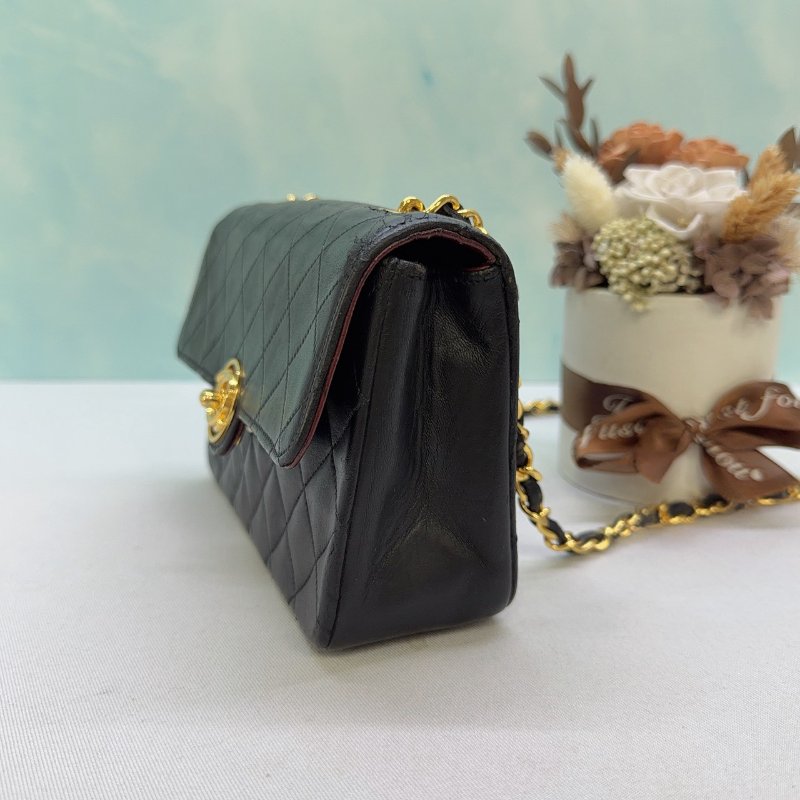 CHANEL 迷你圓扣方胖鏈帶包-2