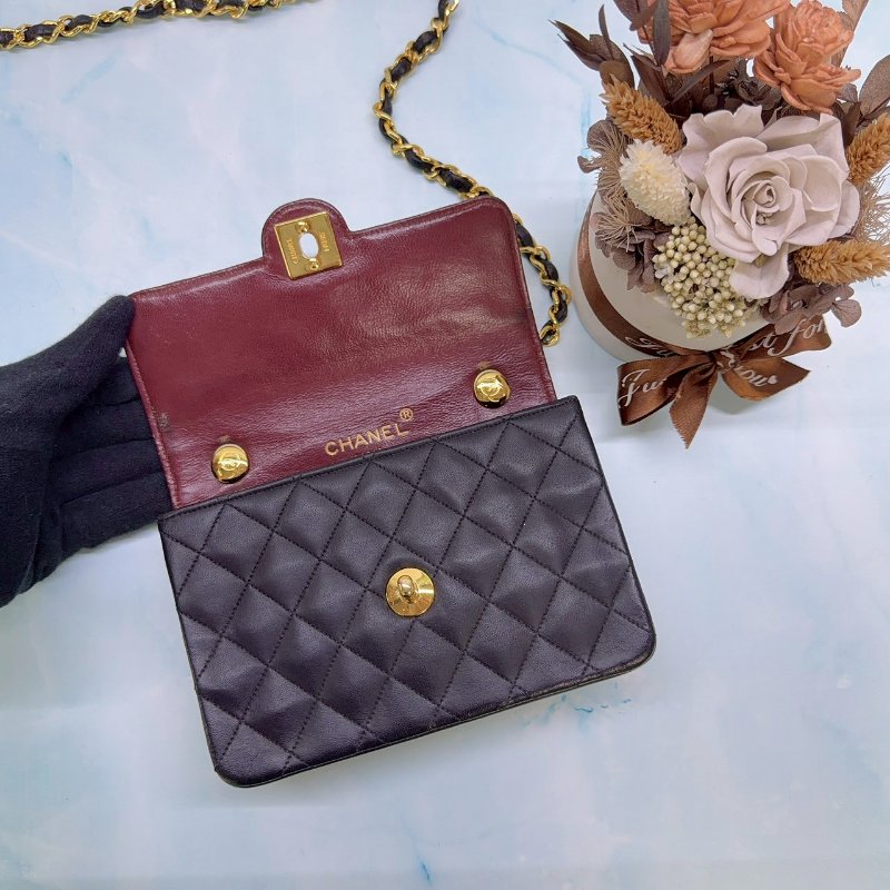 CHANEL 迷你圓扣方胖鏈帶包-4