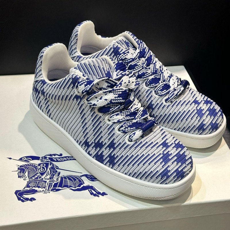 💎Han's house精品服飾💎BURBERRY 格紋鞋 原價23000-0