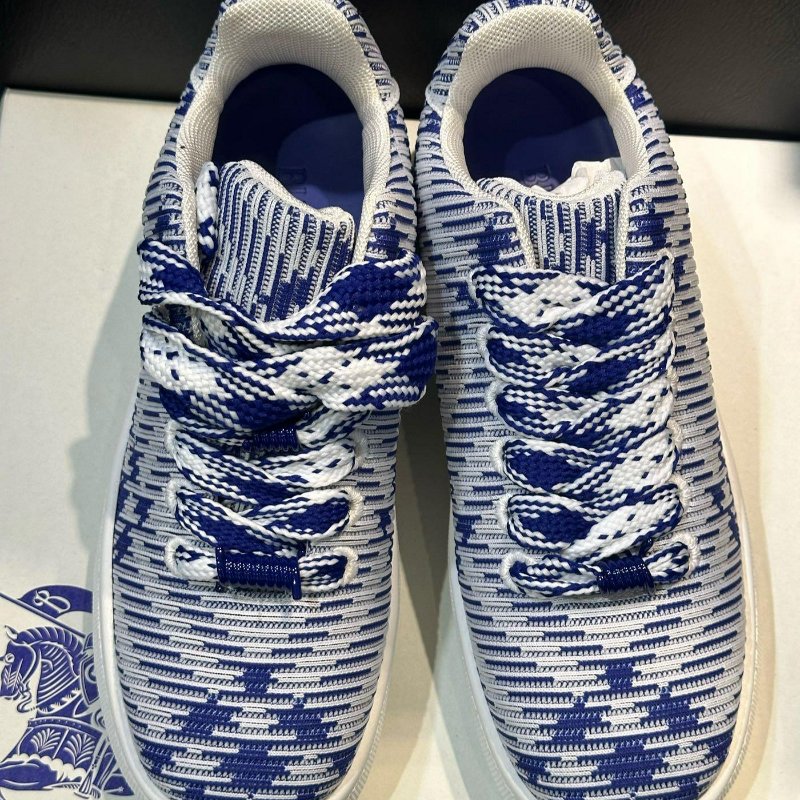 💎Han's house精品服飾💎BURBERRY 格紋鞋 原價23000-1