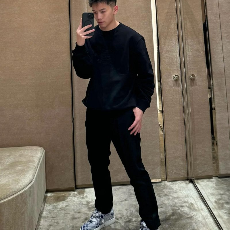 💎Han's house精品服飾💎BURBERRY 格紋鞋 原價23000-3