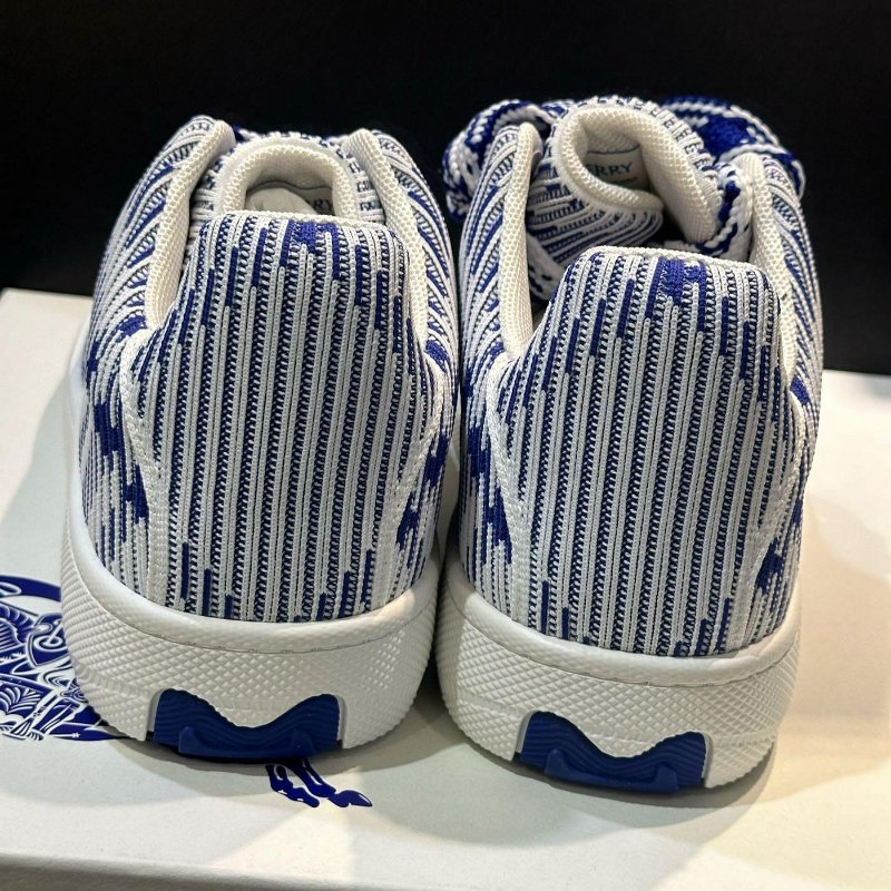 💎Han's house精品服飾💎BURBERRY 格紋鞋 原價23000-5