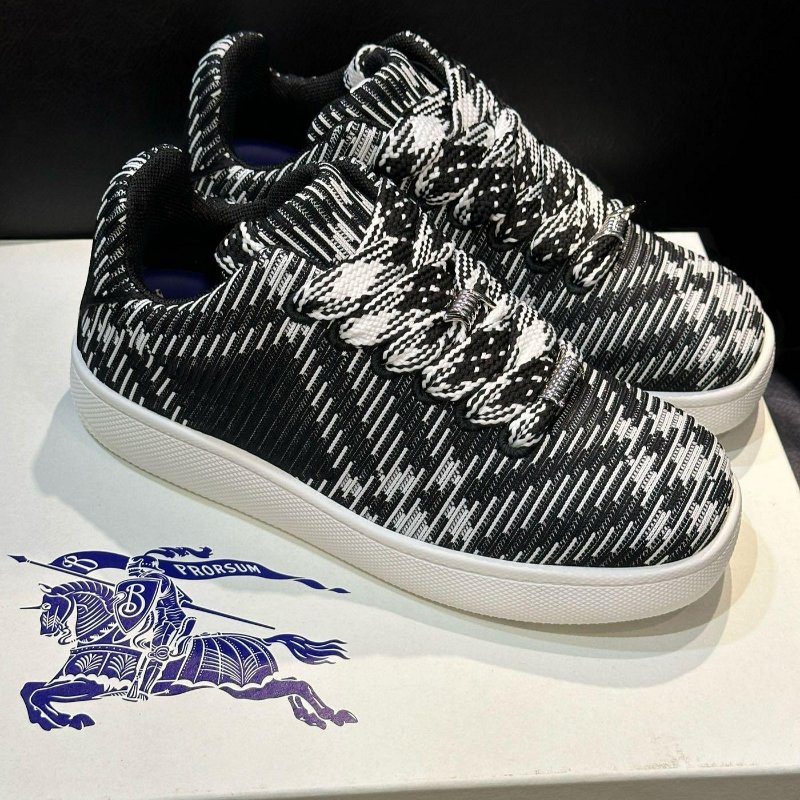 💎Han's house精品服飾💎BURBERRY 格紋鞋 原價23000-1