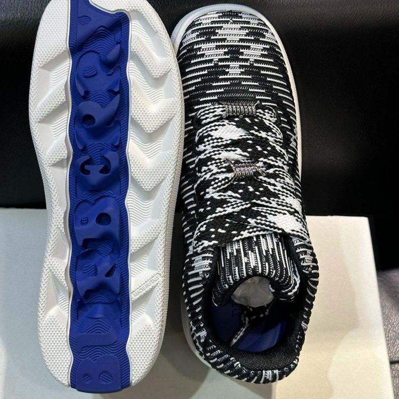 💎Han's house精品服飾💎BURBERRY 格紋鞋 原價23000-5