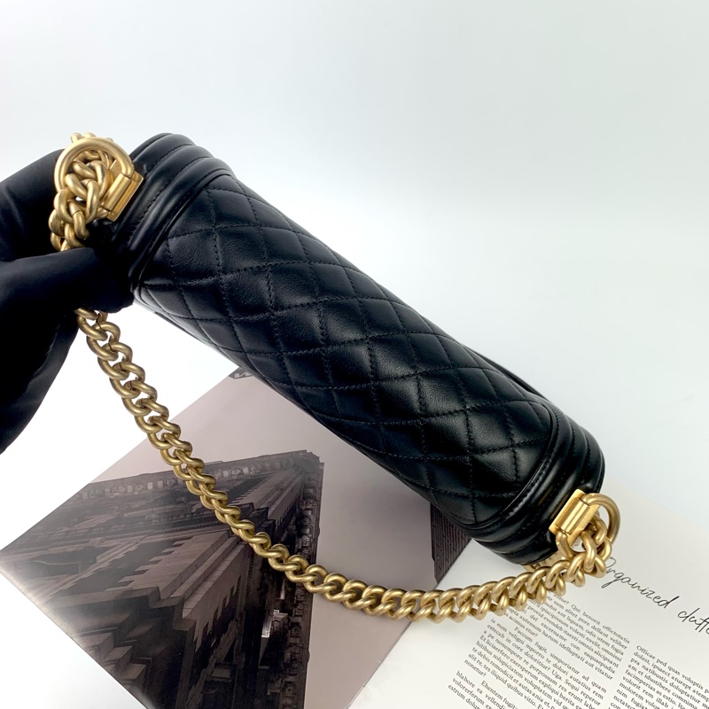 Chanel boy25牛皮黑金-4