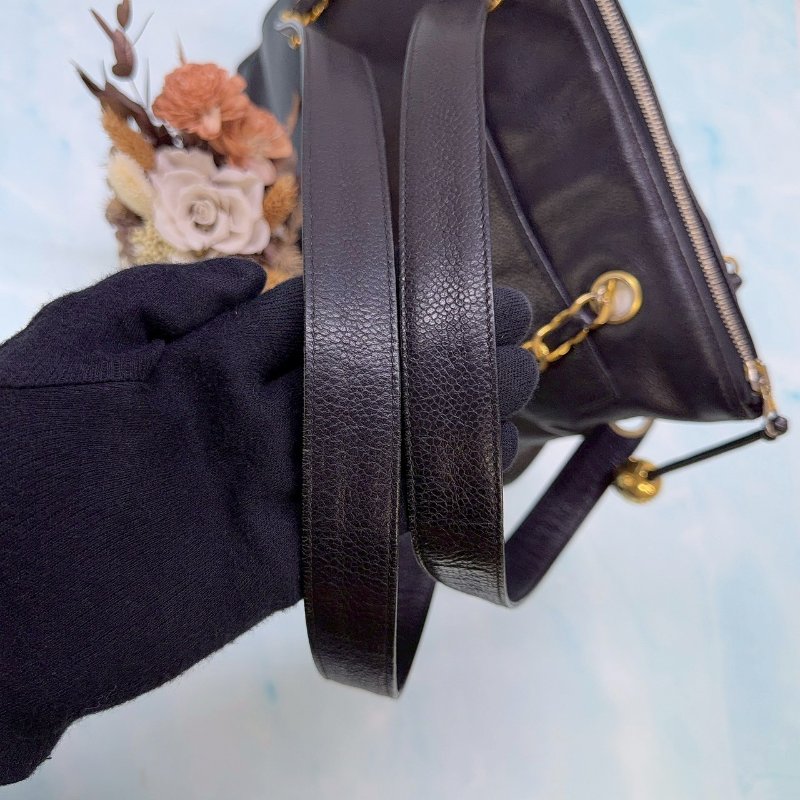 CHANEL Vintage黑金荔枝金球肩背包-6