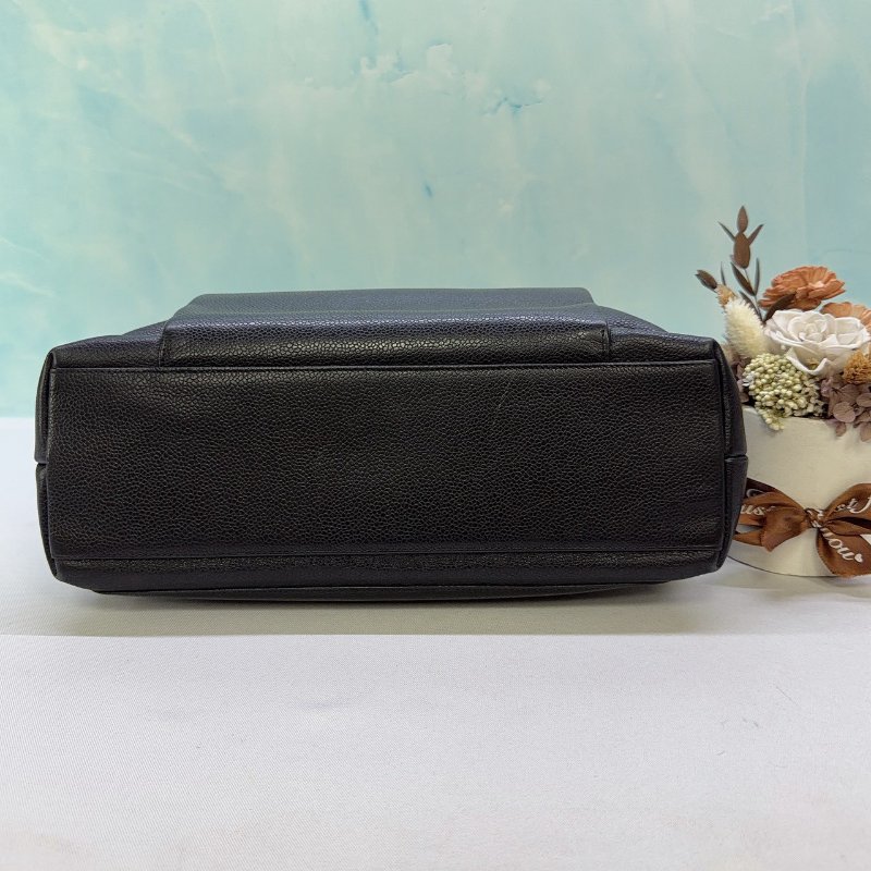 CHANEL Vintage黑金荔枝金球肩背包-7