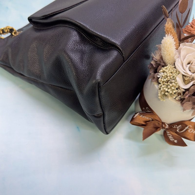 CHANEL Vintage黑金荔枝金球肩背包-9