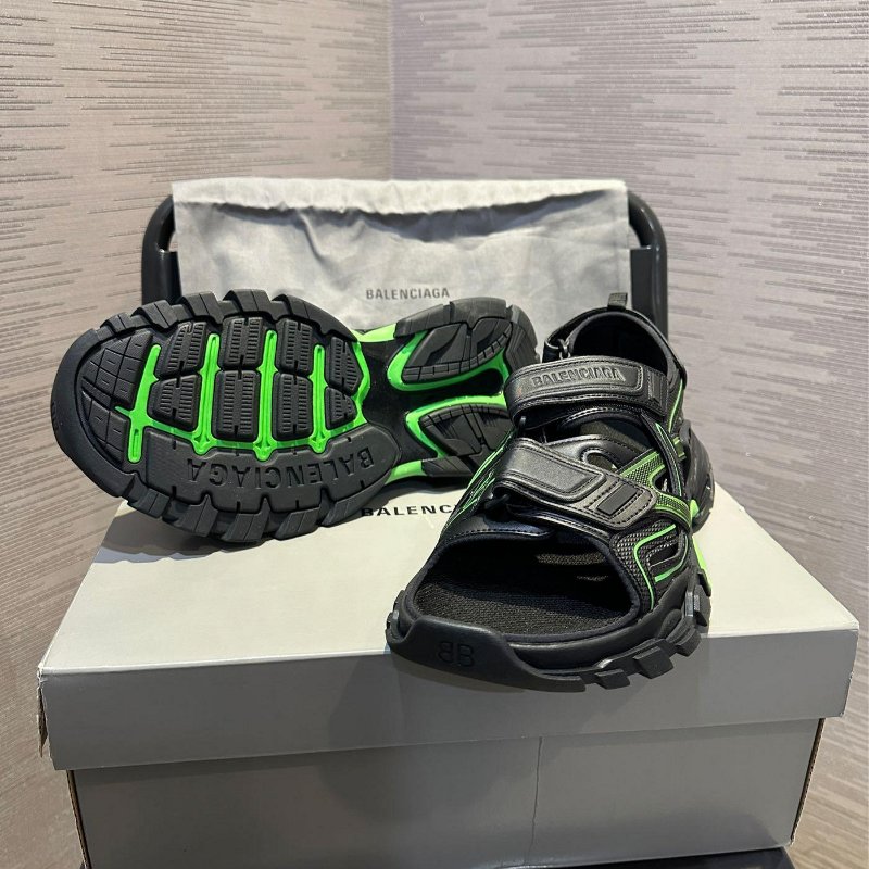 💎Han's house精品服飾💎balenciaga 巴黎世家 老爹 拖鞋 涼鞋 義大利製 現貨42-3