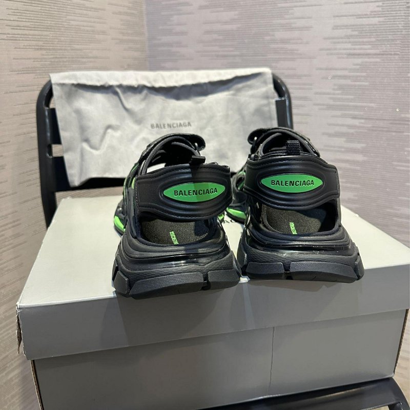 💎Han's house精品服飾💎balenciaga 巴黎世家 老爹 拖鞋 涼鞋 義大利製 現貨42-4