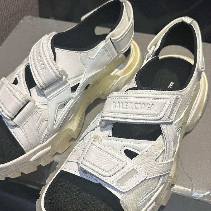 💎Han's house精品服飾💎balenciaga 巴黎世家 老爹 拖鞋 涼鞋 義大利製 現貨42-3