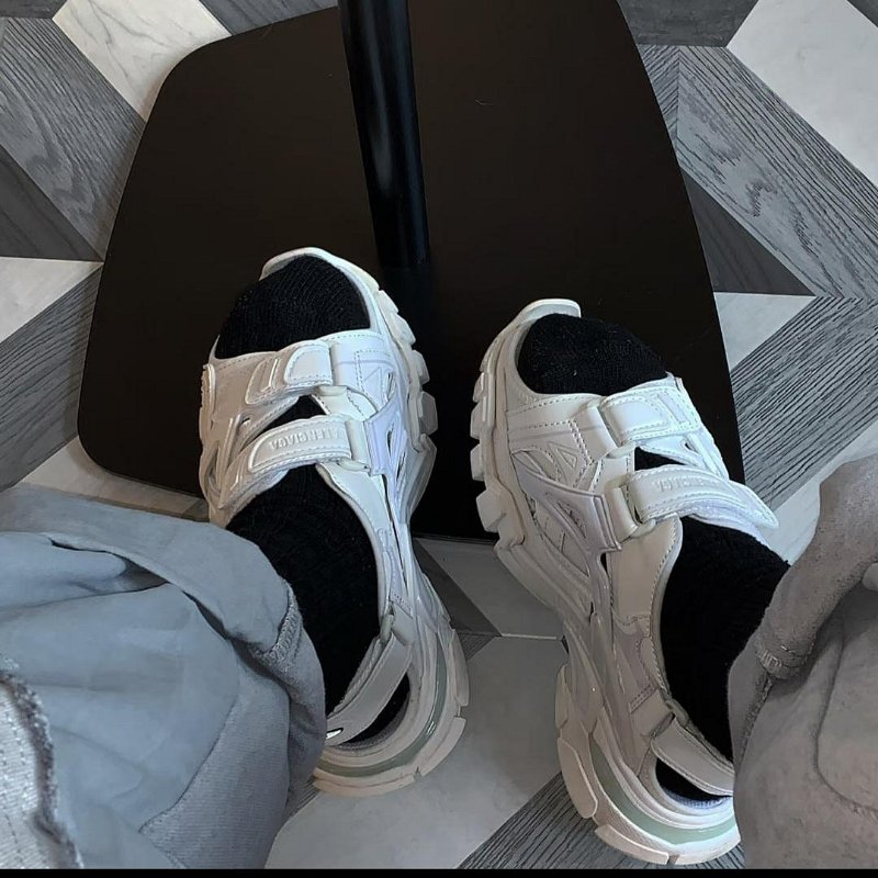 💎Han's house精品服飾💎balenciaga 巴黎世家 老爹 拖鞋 涼鞋 義大利製 現貨42-6