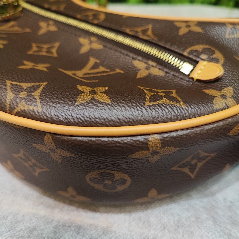 Louis Vuitton Loop-6