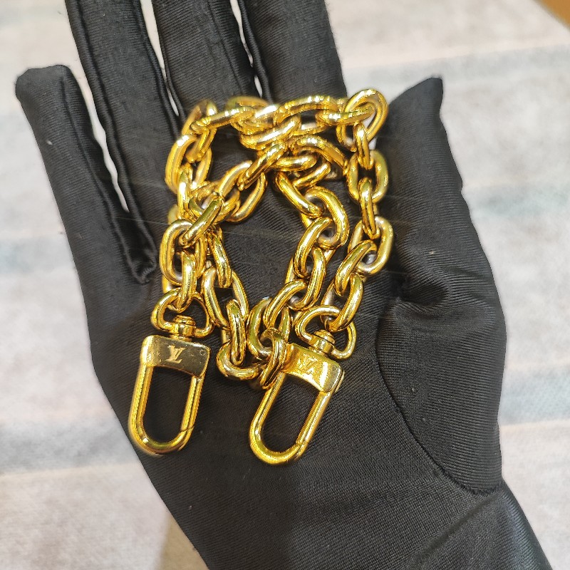 Louis Vuitton Loop-12