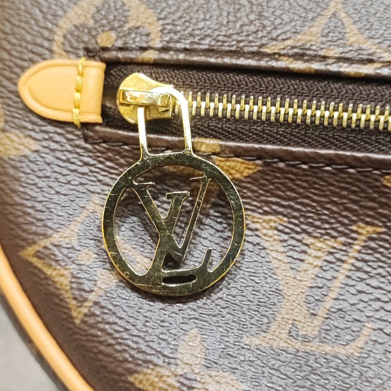 Louis Vuitton Loop-13