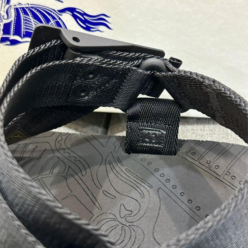 💎Han's house精品服飾💎burberry trek 戰馬 拖鞋 義大利製 現貨 43-2