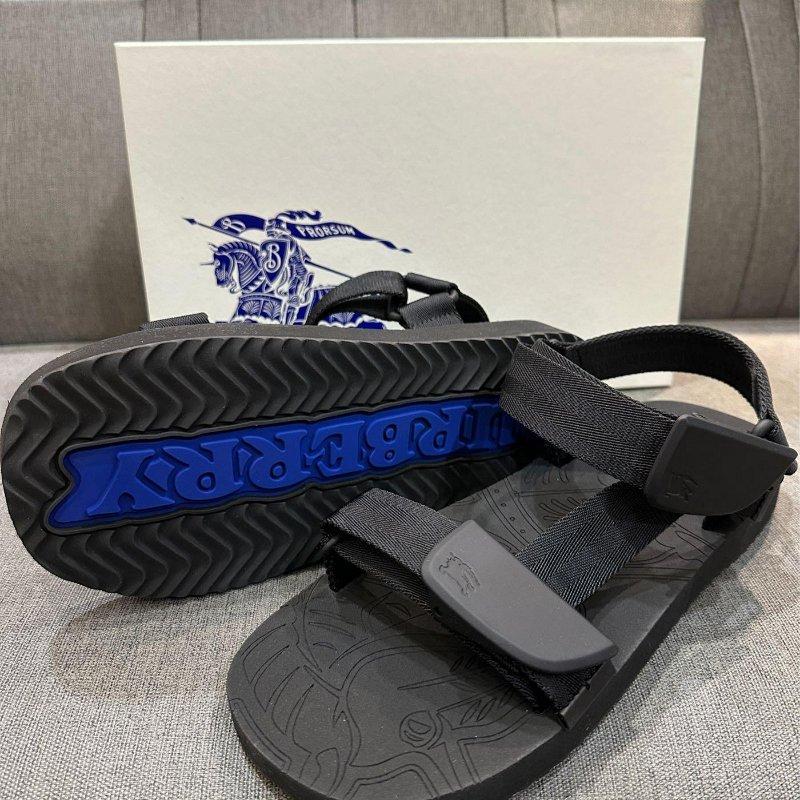 💎Han's house精品服飾💎burberry trek 戰馬 拖鞋 義大利製 現貨 43-4