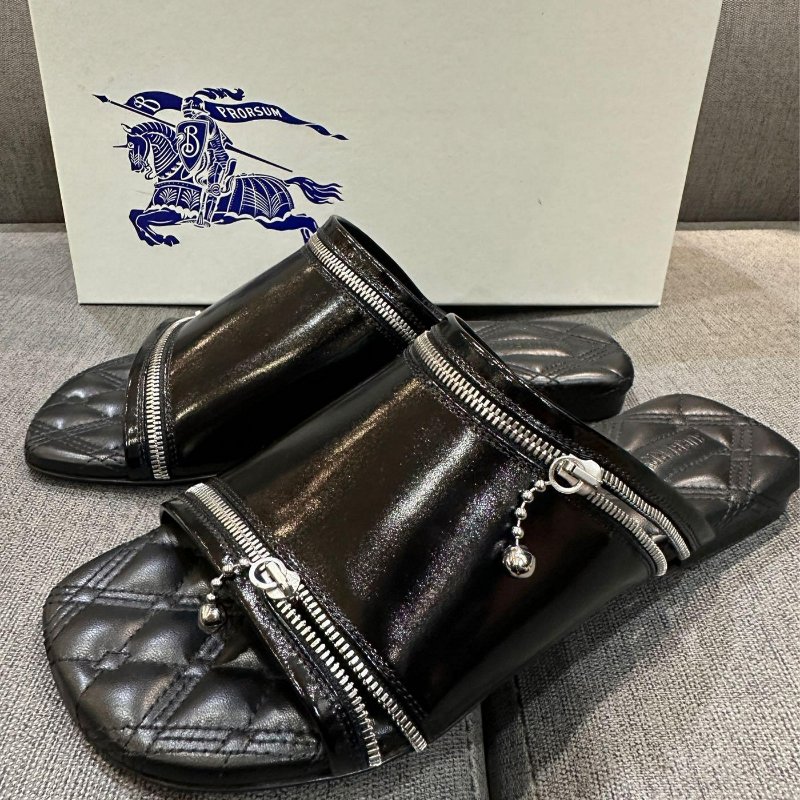 💎Han's house精品服飾💎burberry 小牛皮 拖鞋  現貨 24-1