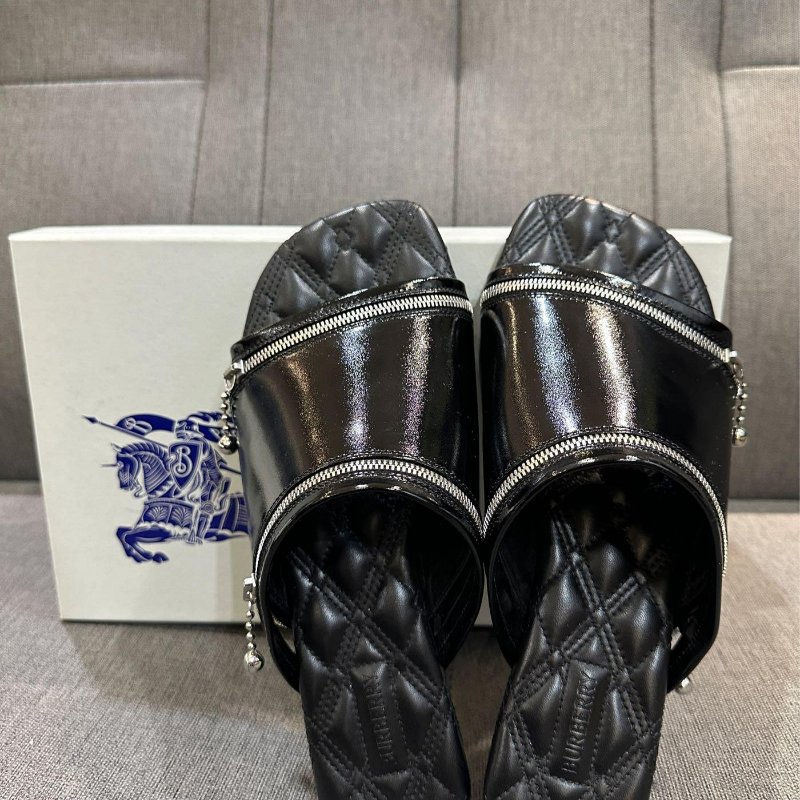 💎Han's house精品服飾💎burberry 小牛皮 拖鞋  現貨 24-5