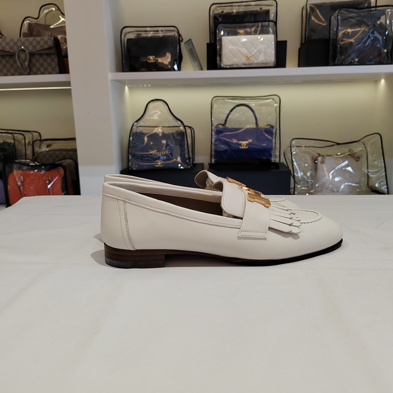 閒置新愛馬仕HERMES 康康扣白流蘇法式復古樂福鞋-2