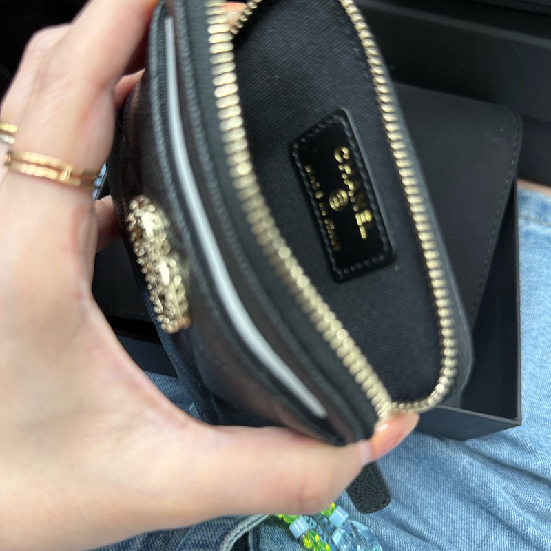 Chanel 黑鑽Logo吐司零錢包-2