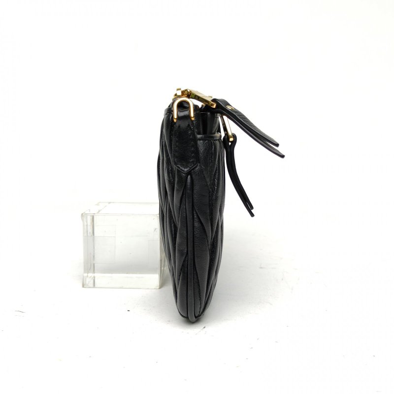 MIU MIU 黑色羊皮二合一斜挎包肩背包-3